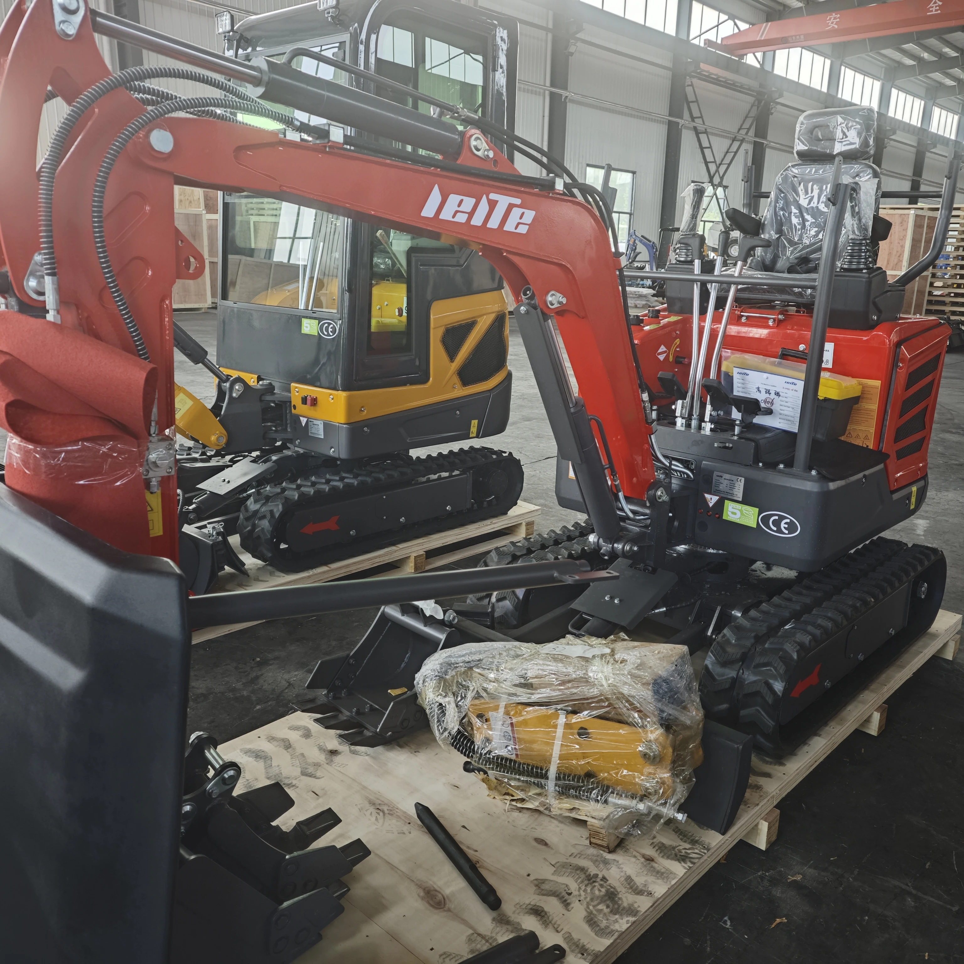 Mini Excavadora 1-1,6 T · CE/Euro 5 — miniatura 3